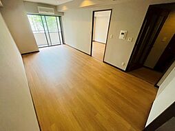 綾東ヴィレッジ弐番館 1階1LDKのリビング/ダイニング