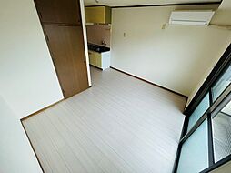 メゾンリリー　足立 4階ワンルームのリビング/ダイニング