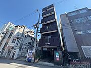 岸里駅より徒歩1分 築48年10ヶ月 7階建の賃貸物件