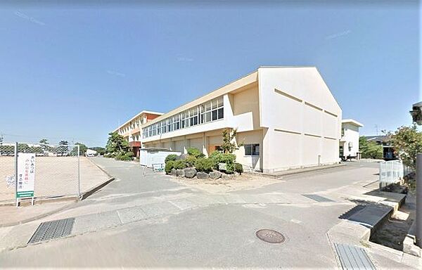 大関小学校 160m