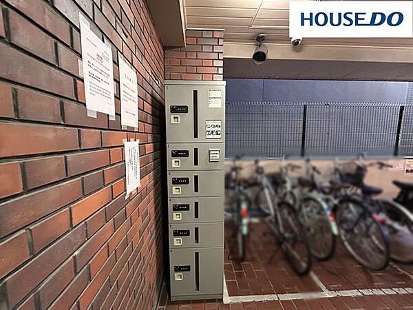不在時もしっかり荷物が受け取れる宅配ボックスがあるので配送時間を気にせず注文ができます♪荷物保管期間4日
