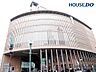 周辺：神戸国際会館 600m。貸会議室・オフィステナント・商業施設・こくさいホール等を有する大型複合施設。11階には映画館があります。
