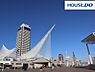 周辺：メリケンパーク 160m。都市型の海浜公園。神戸ポートタワー、震災メモリアル パーク、海洋博物館、ホテルオークラなどがあります。イベントも開催されています。犬の同伴可。
