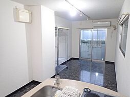 NB-II 102 1階ワンルームのリビング/ダイニング