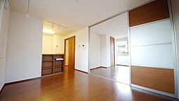 ディー・エムズ 302 3階1LDKのリビング/ダイニング