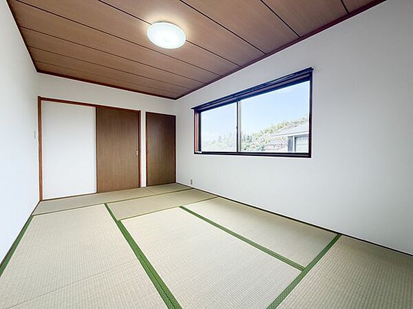 こちらの2階和室も、多目的に使いやすいゆとりある空間です。