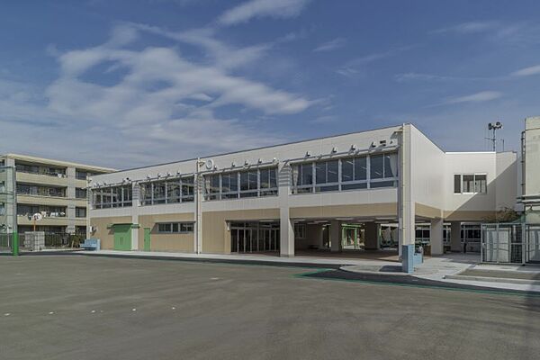 西梶ヶ谷小学校　徒歩11分（約850ｍ）