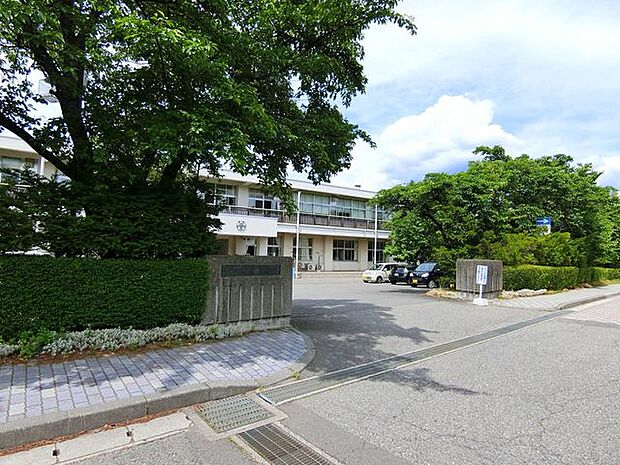 塩尻市桔梗小学校桔梗小学校 1280m