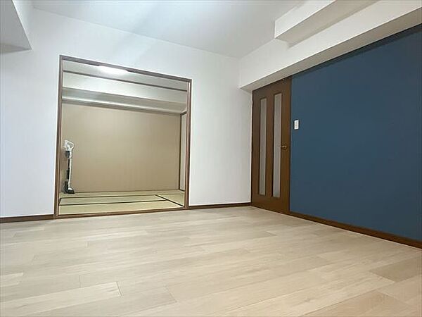 ご家族の憩いの場。一緒にテレビを観たり食事をしたり、同じ時間を共有できる温かい空間となります。