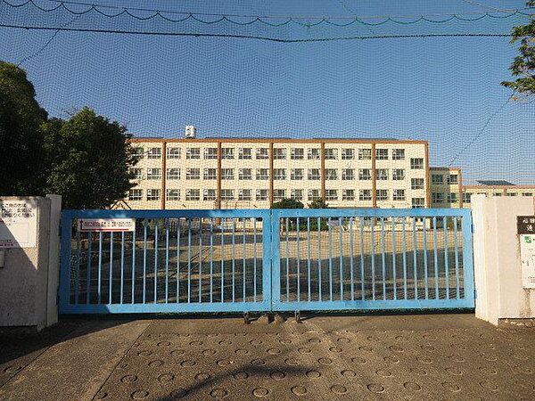 名古屋市立福田小学校学校目標「目標に向かって頑張り、力を伸ばす子」春には上級生と下級生がペアになって全学年での遠足があります。 720m