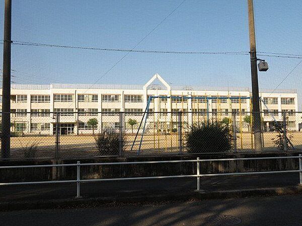 名古屋市福春小学校教育目標「粘り強く学習し、仲良く遊ぶ元気な児童の育成」　校訓「（知）粘り強く、（徳）なかよく、（体）たくましく」 350m