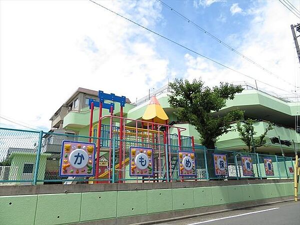 かもめ保育園一人一人の人権を大切にし、心身ともに健やかな成長を支える保育を目指しています。遠足やプール、運動会など年間通して行事が充実しています。体育教室や音楽教室なども毎月開催しています。 160m
