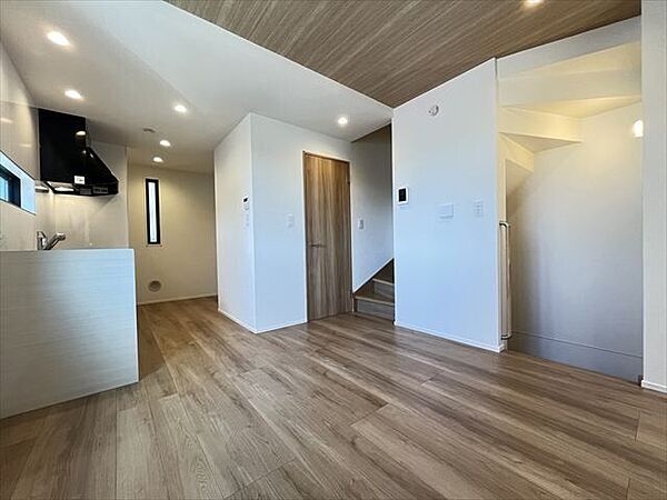 日当たりのいい2階リビングはプライベート性も高く、落ち着いて暮らせます。