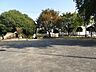 周辺：小賀須公園ブランコ・滑り台がありお子様も十分楽しめます。ベンチもありちょっとした休憩スペースとなっています。 450m