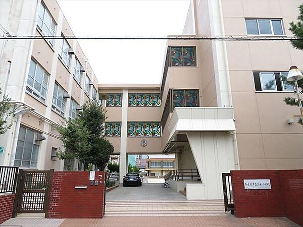 【名古屋市立高木小学校】教育目標：「今日が楽しい、明日が待ち遠しい高木小学校」という教育目標を掲げ、学校・家庭・地域と連携をとって信頼される開かれた学校づくりにも努力をしている学校です。 1000m