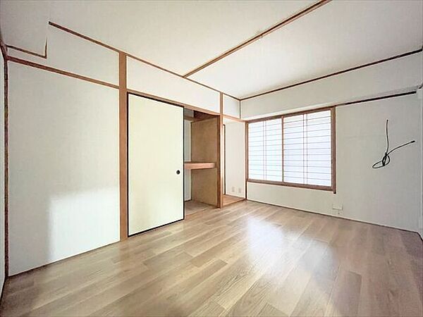 南側6帖やさしい光に包まれる洋室。心地よい毎日を過ごせる空間です。