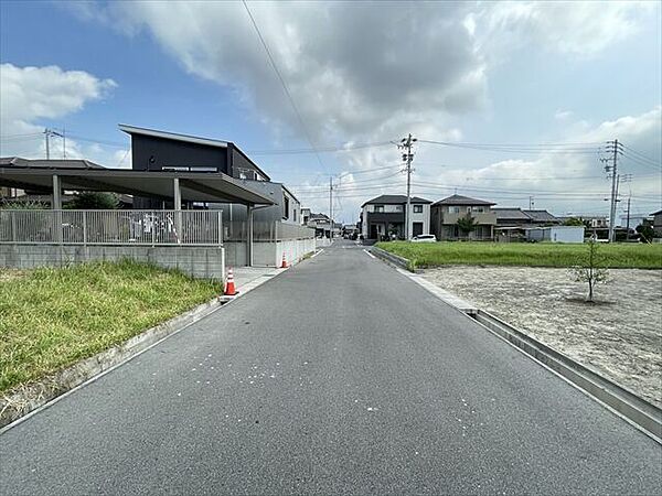 近隣の雰囲気は実際に見て、感じていただくのが一番です！ぜひ現地を見に来てください♪お問い合わせお待ちしております。