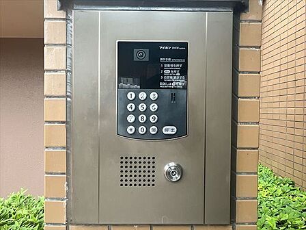 オートロック付で防犯面も安心です。