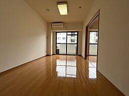 センチュリー山室 B106 1階1LDKのリビング/ダイニング