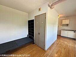 ベンベデール　II 218 2階ワンルームのリビング/ダイニング