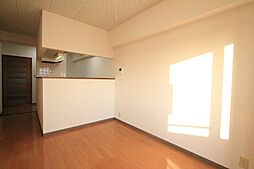 富山地方鉄道本線 稲荷町駅 徒歩14分の賃貸マンション 5階1LDKのリビング/ダイニング