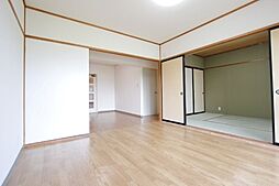 富山地方鉄道本線 新庄田中駅 徒歩8分の賃貸マンション 2階2LDKのリビング/ダイニング