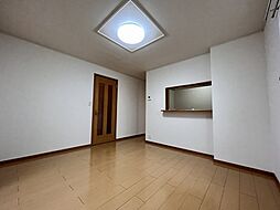 ベルローズ　A棟 102 1階1LDKのリビング/ダイニング