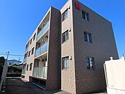 南富山駅より徒歩12分 築7年2ヶ月 3階建の賃貸物件