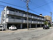  築39年 4階建の賃貸物件