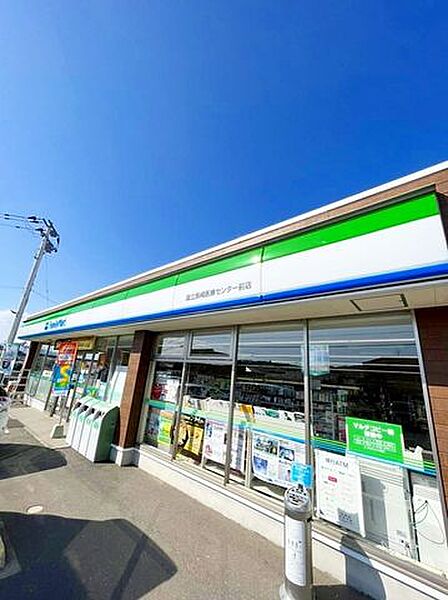 画像23:ファミリーマート国立長崎医療センター前店 徒歩11分。 860m