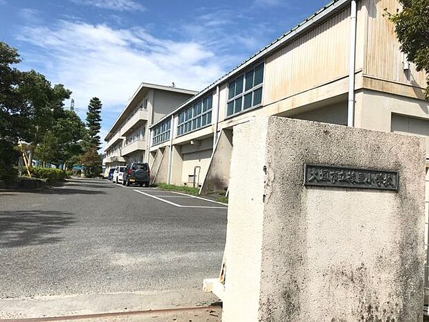 綾里小学校綾里小学校 790m