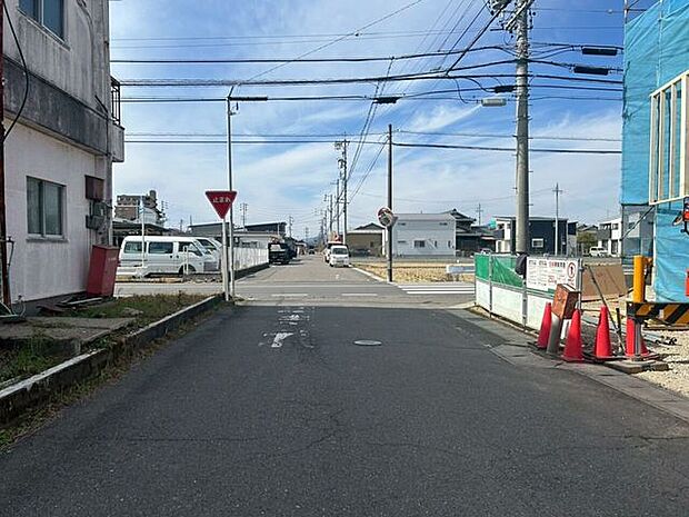 前面道路含む現地写真