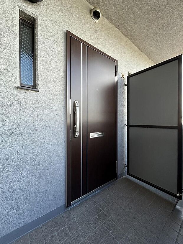 【リフォーム済】ドアの写真です。リフォームで鍵交換をいたしました。