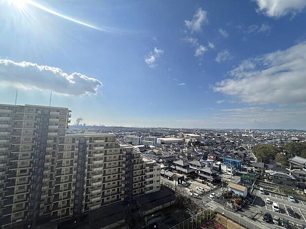 【眺望】南西側バルコニーからの眺望写真です。東加古川が一望できます。