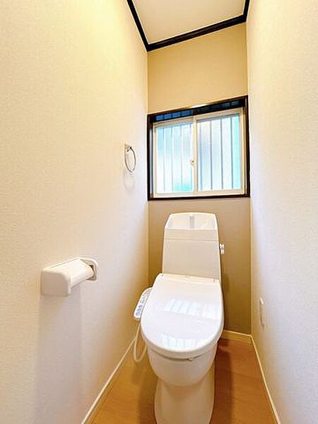 【リフォーム済】トイレは新品に交換しました。温水洗浄便座です。
