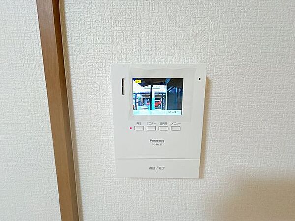 【リフォーム済】カラーモニター付きのインタホンに交換しました。