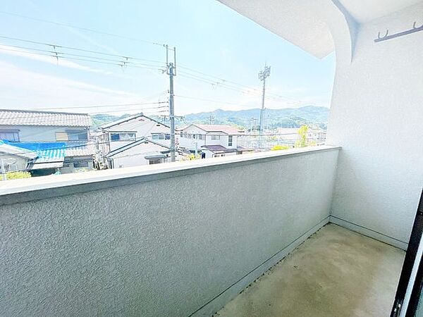【リフォーム中】バルコニーは防水塗装を行います。
