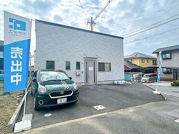 価格には消費税を含みます。自社物件につき随時ご案内可能。内覧希望の方はお電話ください。