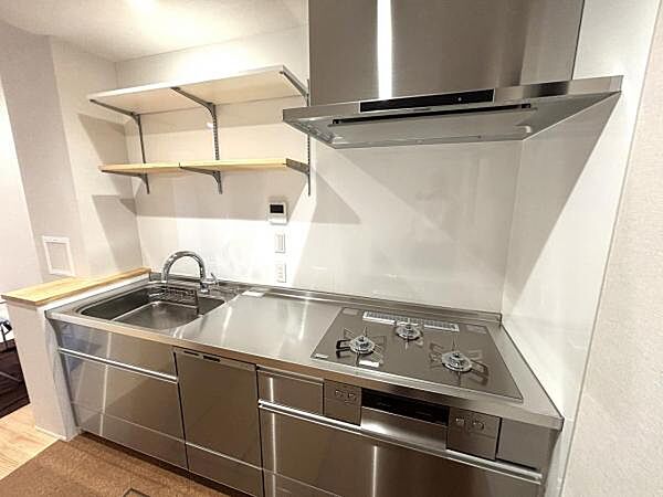 空間効率がよく、お部屋を広々と使える壁付けキッチンです