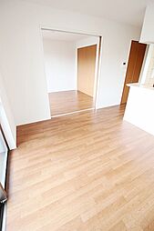 JR可部線 七軒茶屋駅 徒歩9分の賃貸マンション 1階2LDKのリビング/ダイニング