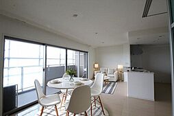 広島電鉄宮島線 草津南駅 徒歩11分の賃貸マンション 11階3LDKのリビング/ダイニング