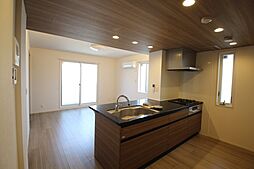 広島電鉄宮島線 東高須駅 徒歩7分の賃貸アパート 3階2LDKのリビング/ダイニング