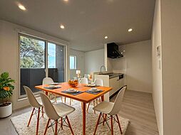 JR可部線 安芸長束駅 徒歩14分の賃貸アパート 2階1SLDKのリビング/ダイニング