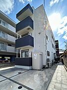 海田市駅より徒歩8分 築7年8ヶ月 3階建の賃貸物件