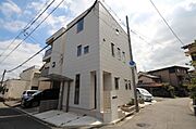 県病院前駅より徒歩9分 築11年8ヶ月 3階建の賃貸物件