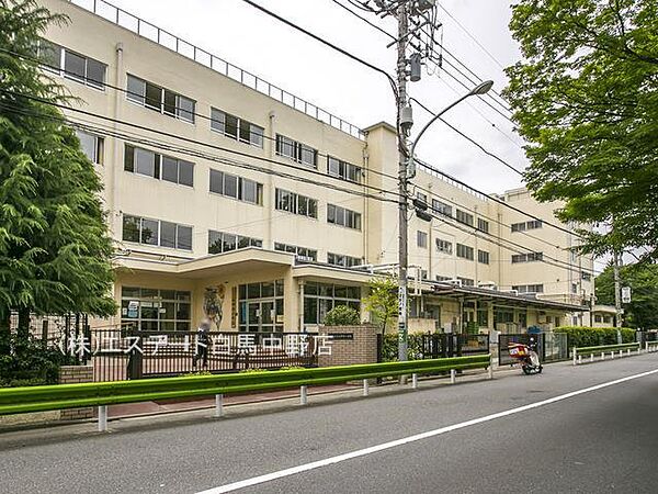 練馬区立石神井小学校（350m）