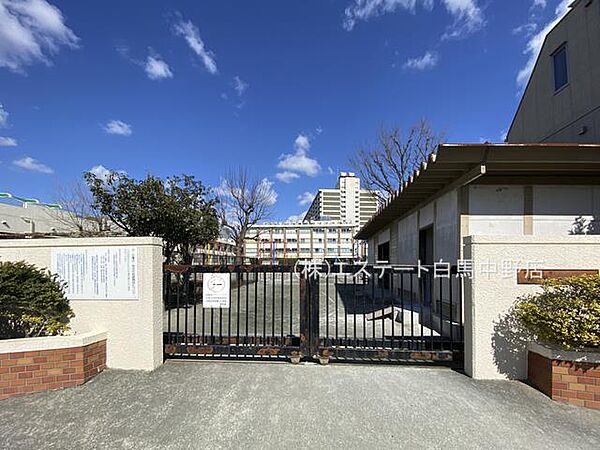 板橋区立蓮根小学校（730m）