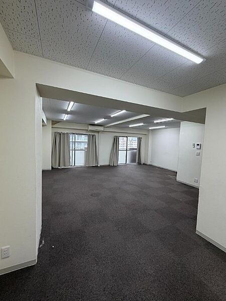 洋室を拡大表示