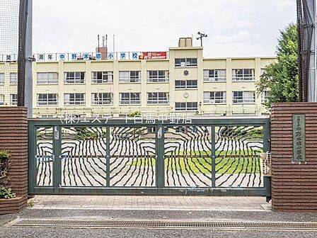中野区立中野本郷小学校(390m)