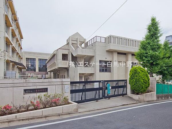 練馬区立貫井中学校（370m）